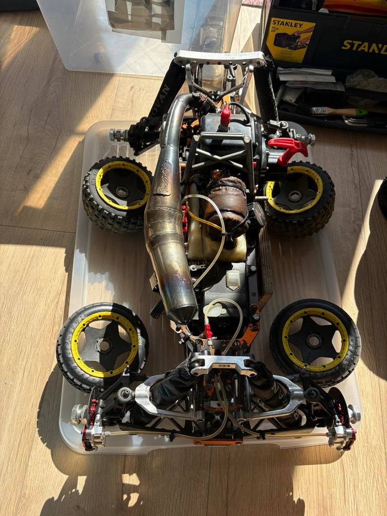 HPI baja 5b, Hobby en Vrije tijd, Modelbouw | Radiografisch | Auto's, Gebruikt, Auto offroad, Benzine, Overige schalen, RTR (Ready to Run)