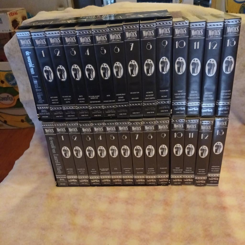 Laurel & Hardy Collectie VHS - 2 X 14 videobanden, Alle leeftijden, Ophalen of Verzenden, Zo goed als nieuw, Komedie