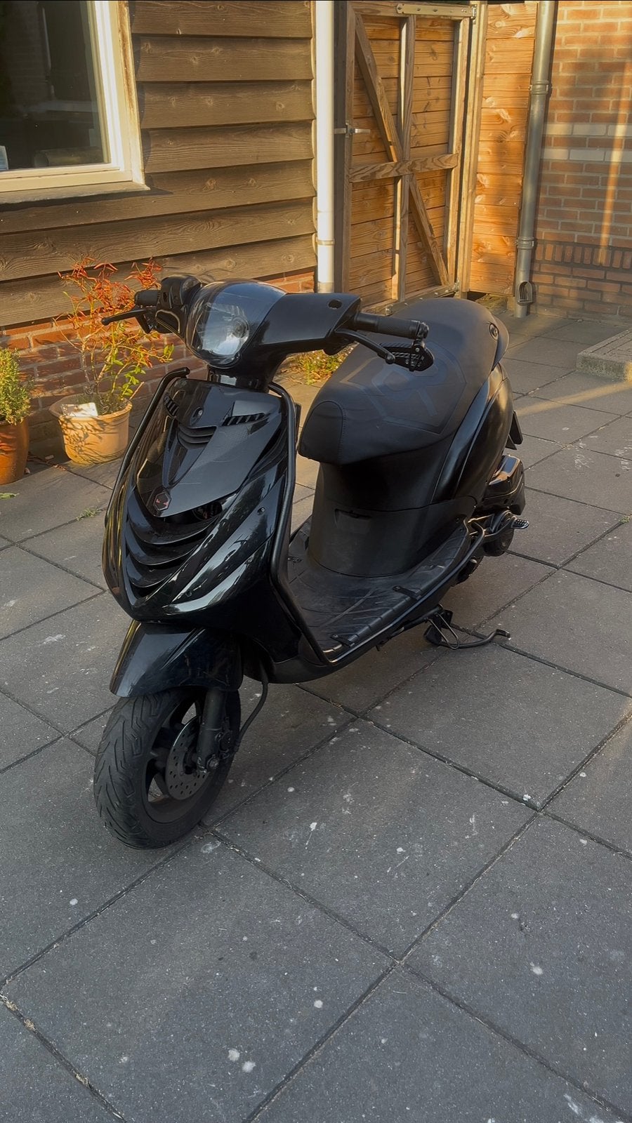 Piaggio zip 2011 loopt niet! Gele plaat, Fietsen en Brommers, Scooters | Piaggio, Ophalen, Zo goed als nieuw, Benzine, Zip