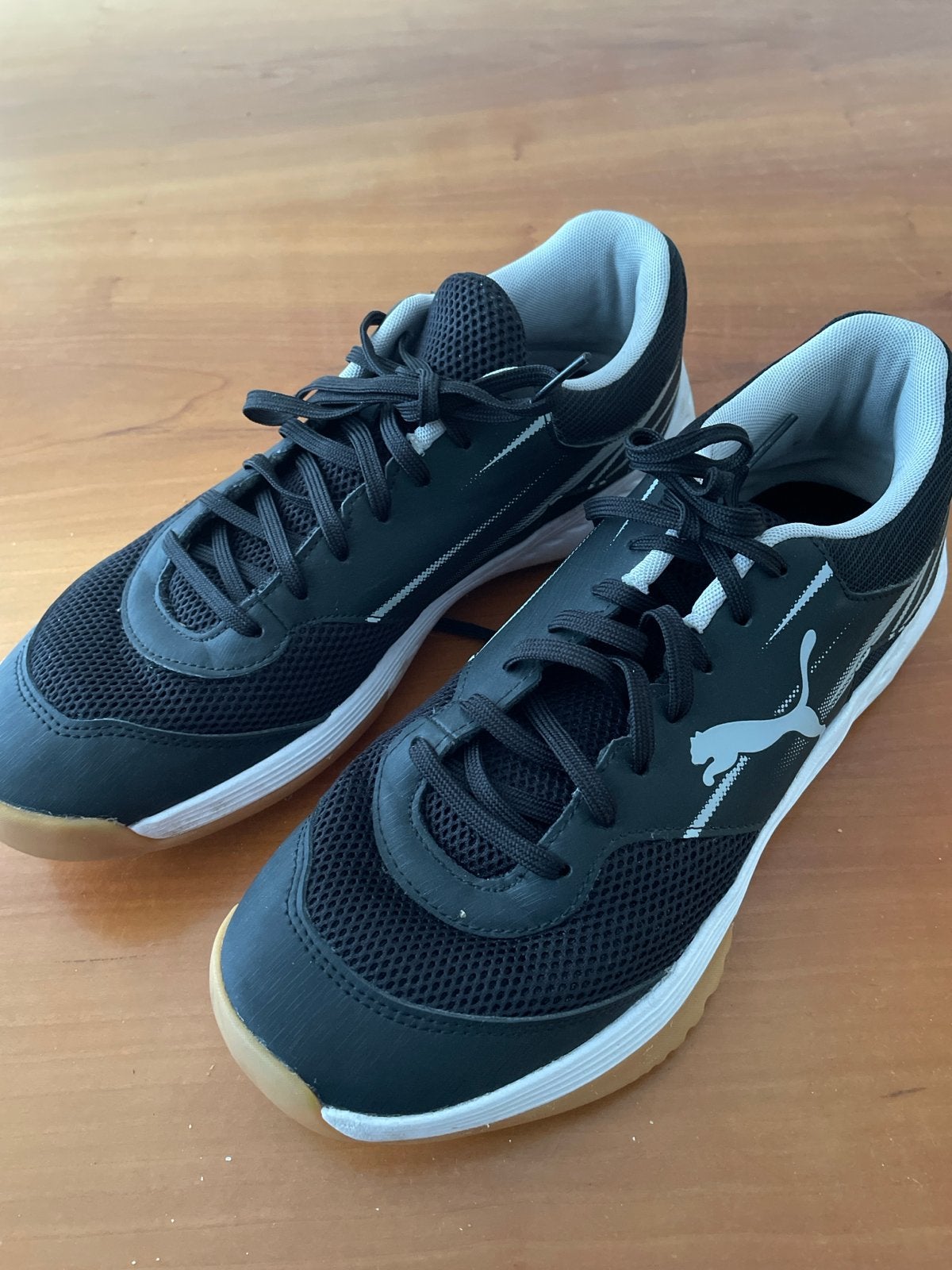 Puma gymschoenen of zaalschoenen - Maat 42 - Zwart, Ophalen of Verzenden, Gebruikt