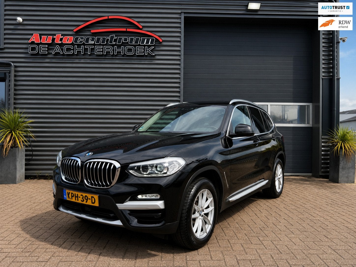 BMW X3 xDrive20i Automaat | Panoramadak | Adaptieve Cruise |, Auto's, BMW, Automaat, 1998 cc, Stof, Gebruikt
