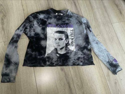 Stranger things croptop longsleeve s shirt pull&bear, Verzenden, Zo goed als nieuw, Lange mouw, Maat 36 (S)