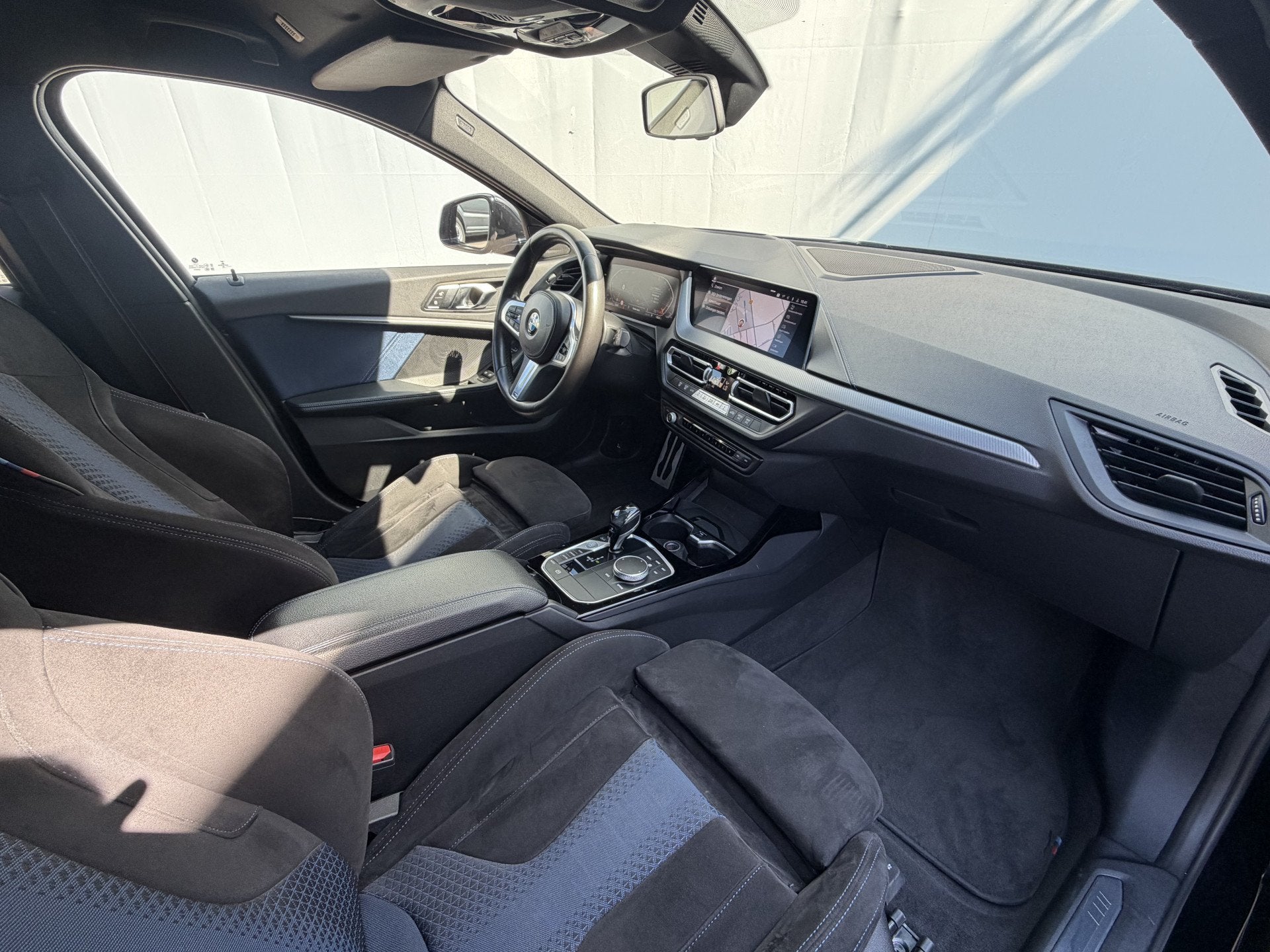 BMW 1-serie 118i Executive Edition M-Sport Zetels HUD Adapt., Auto's, Gebruikt, Zwart, Origineel Nederlands, Bedrijf