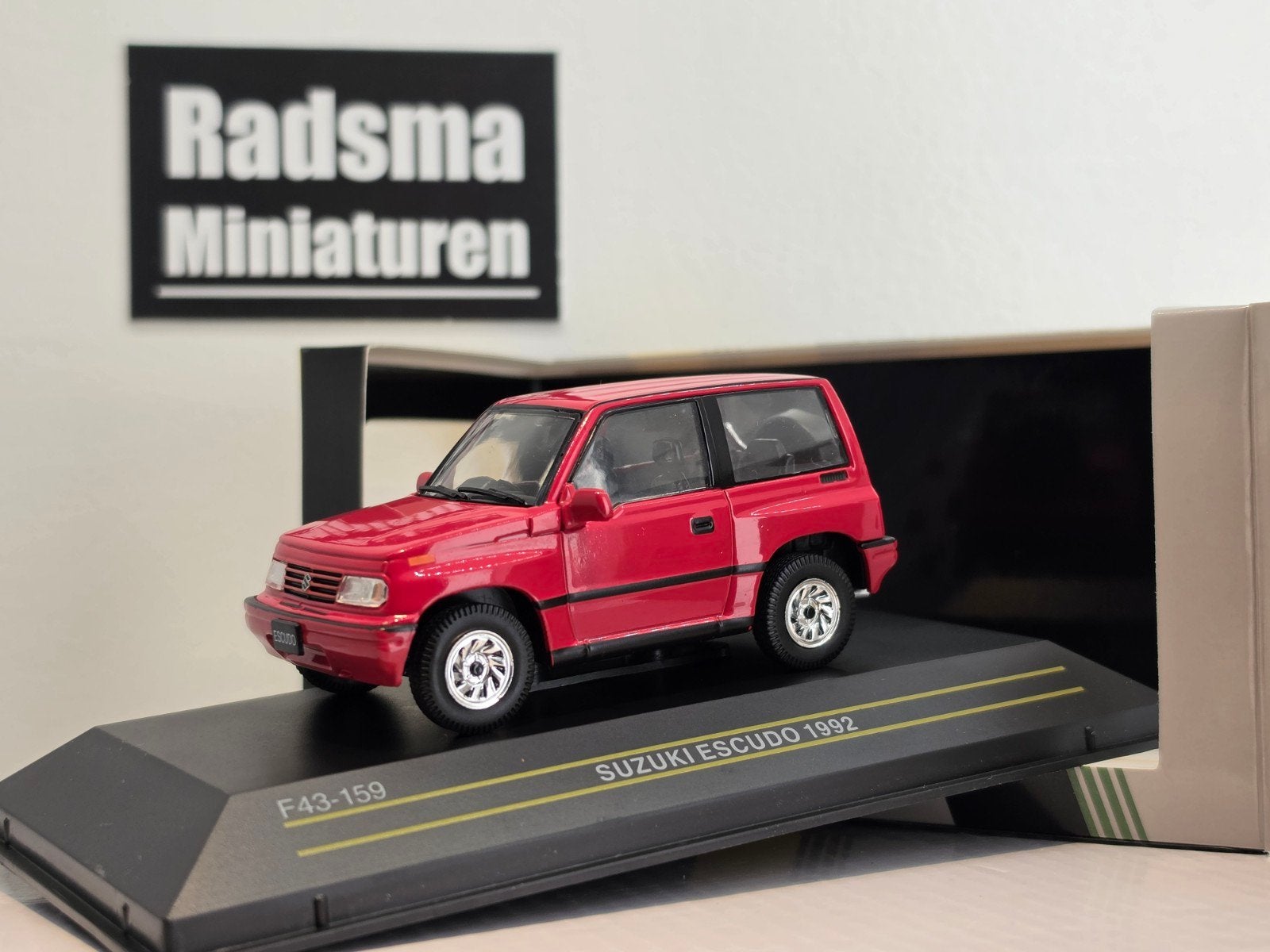 Suzuki Vitara - 1992 Rood - 1:43 First43, Overige merken, Auto, Nieuw, Ophalen of Verzenden