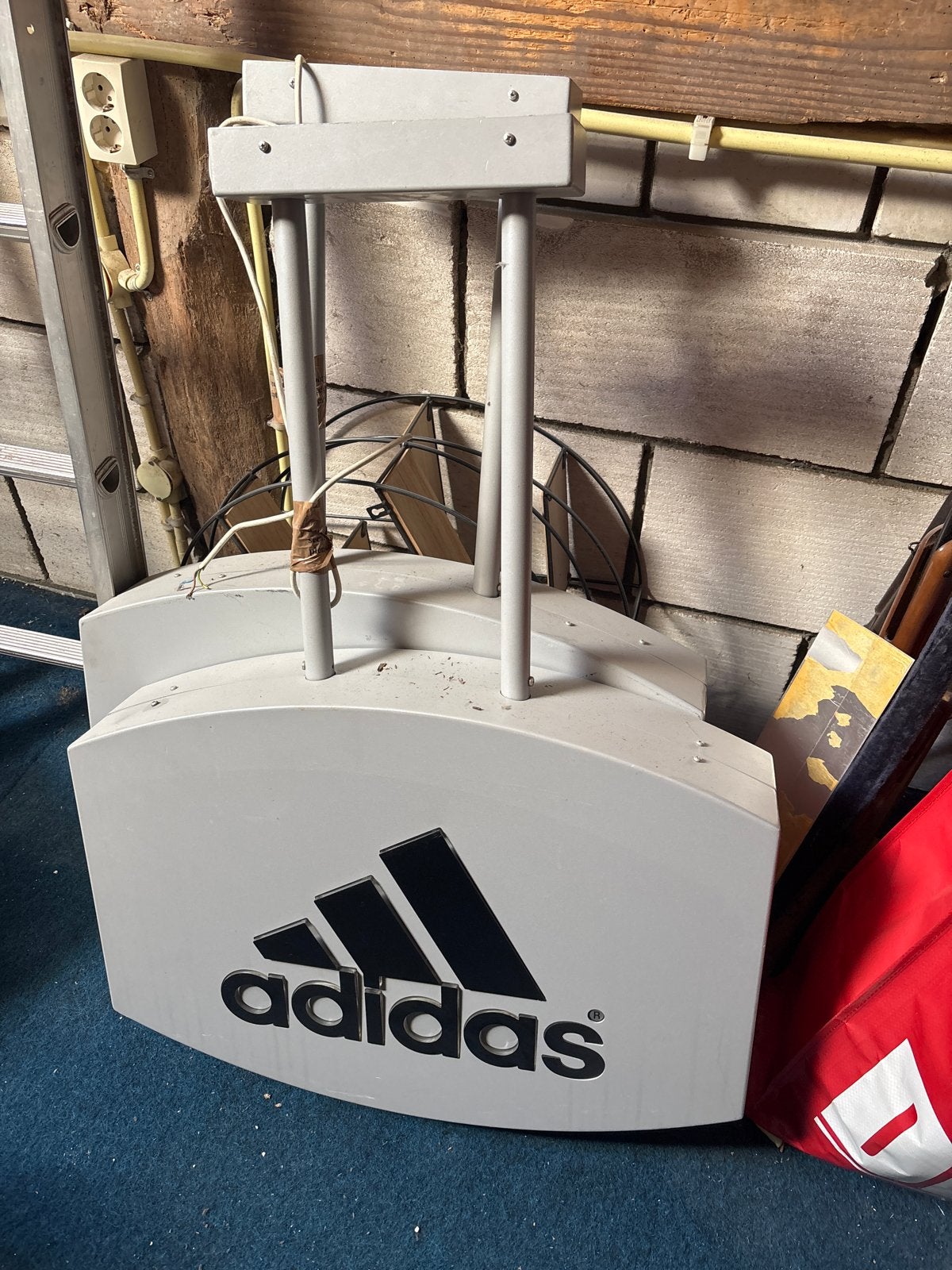 Adidas Lichtbak Reclamebord - Vintage Winkel Display, Gebruikt, Lichtbak of (neon) lamp, Ophalen of Verzenden, X
