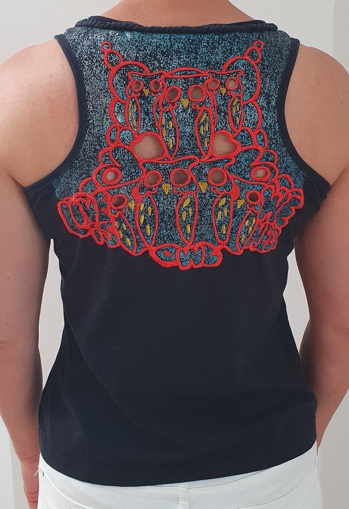 van Oilily: leuke top/ hemdje met versiering op rug, mt M, Maat 38/40 (M), Oilily, Verzenden, Zwart