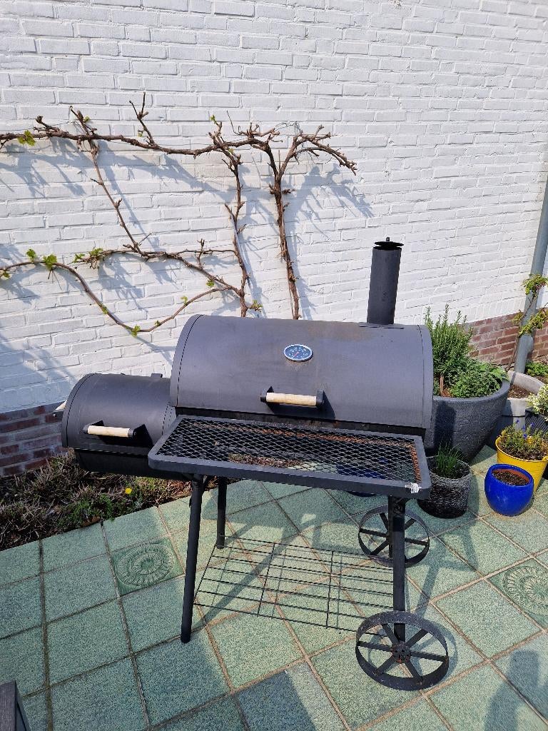 HoutskoolBBQ plus Smoker, Ophalen, Gebruikt, Nice Cooker, Met accessoires