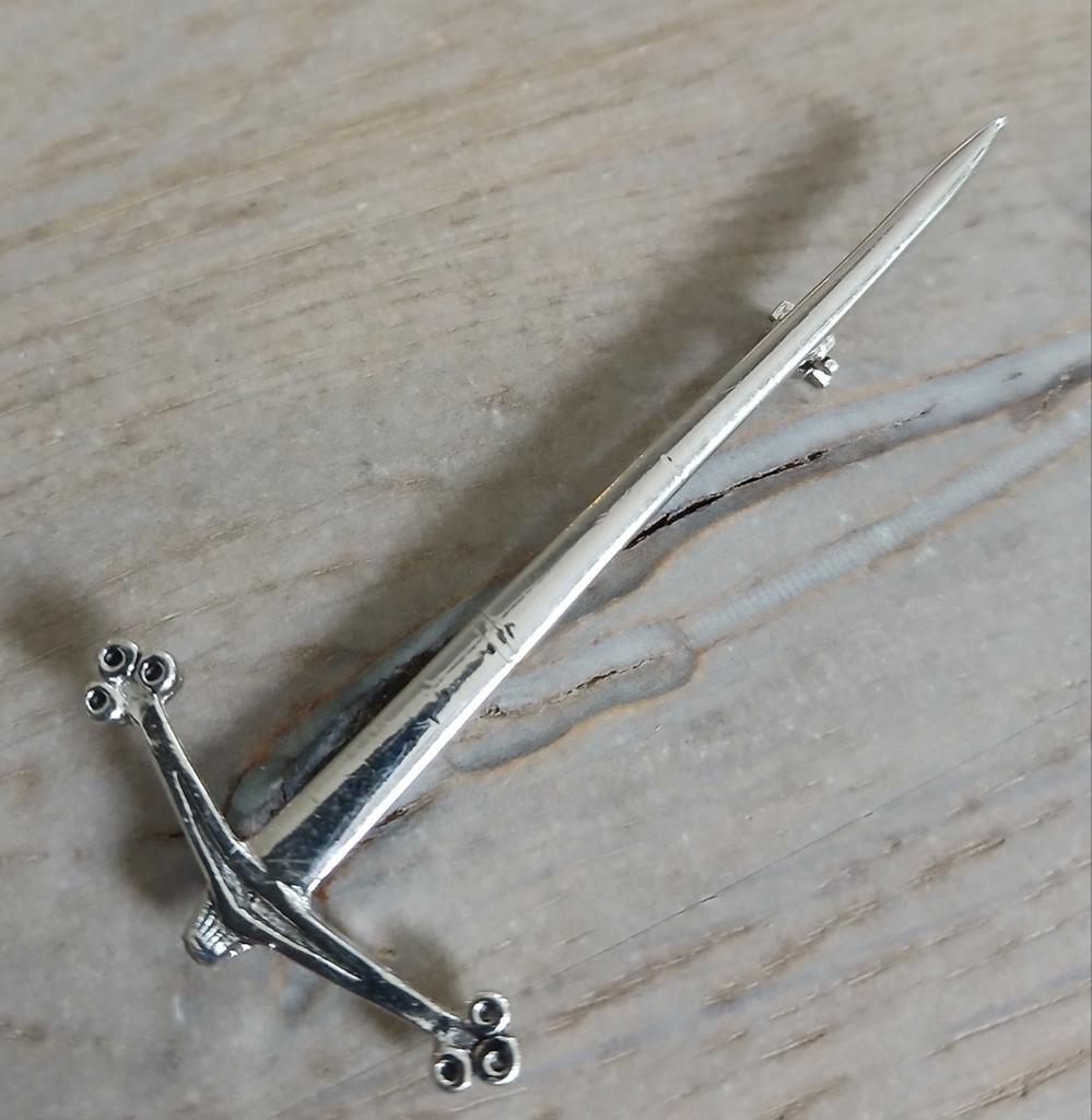 Vintage Zilveren Zwaard Broche - Schots Design, Ophalen of Verzenden, Zo goed als nieuw, Zilver, Zilver