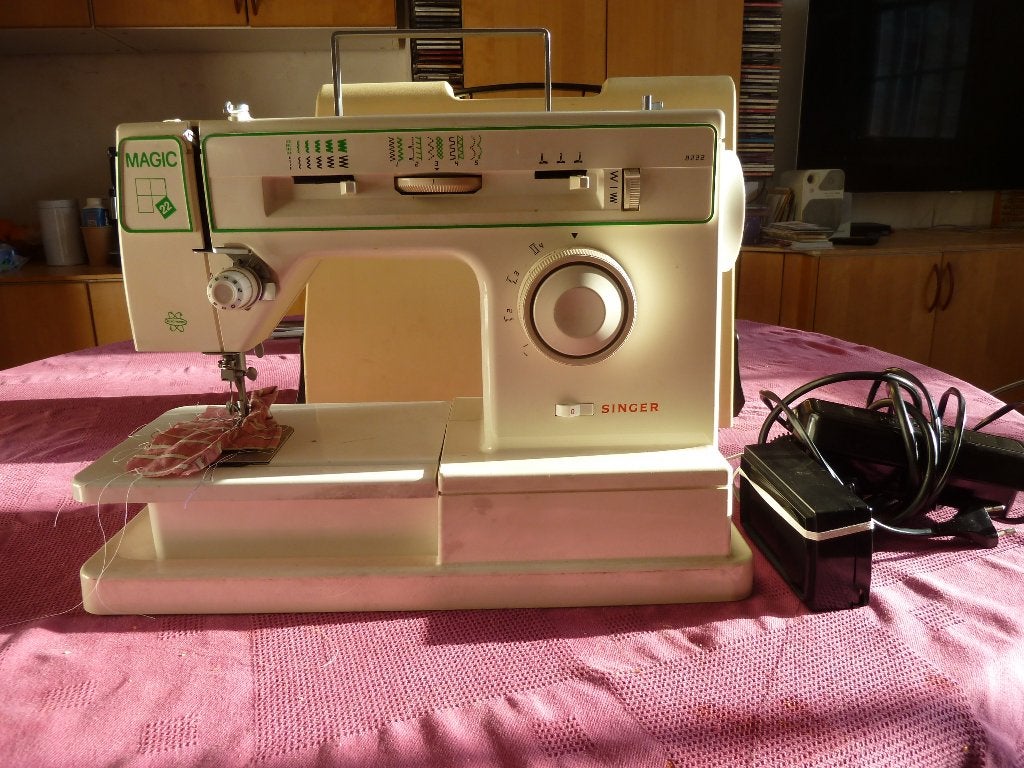 Singer naaimachine, Hobby en Vrije tijd, Naaimachines en Toebehoren, Ophalen, Zo goed als nieuw, Naaimachine, Singer