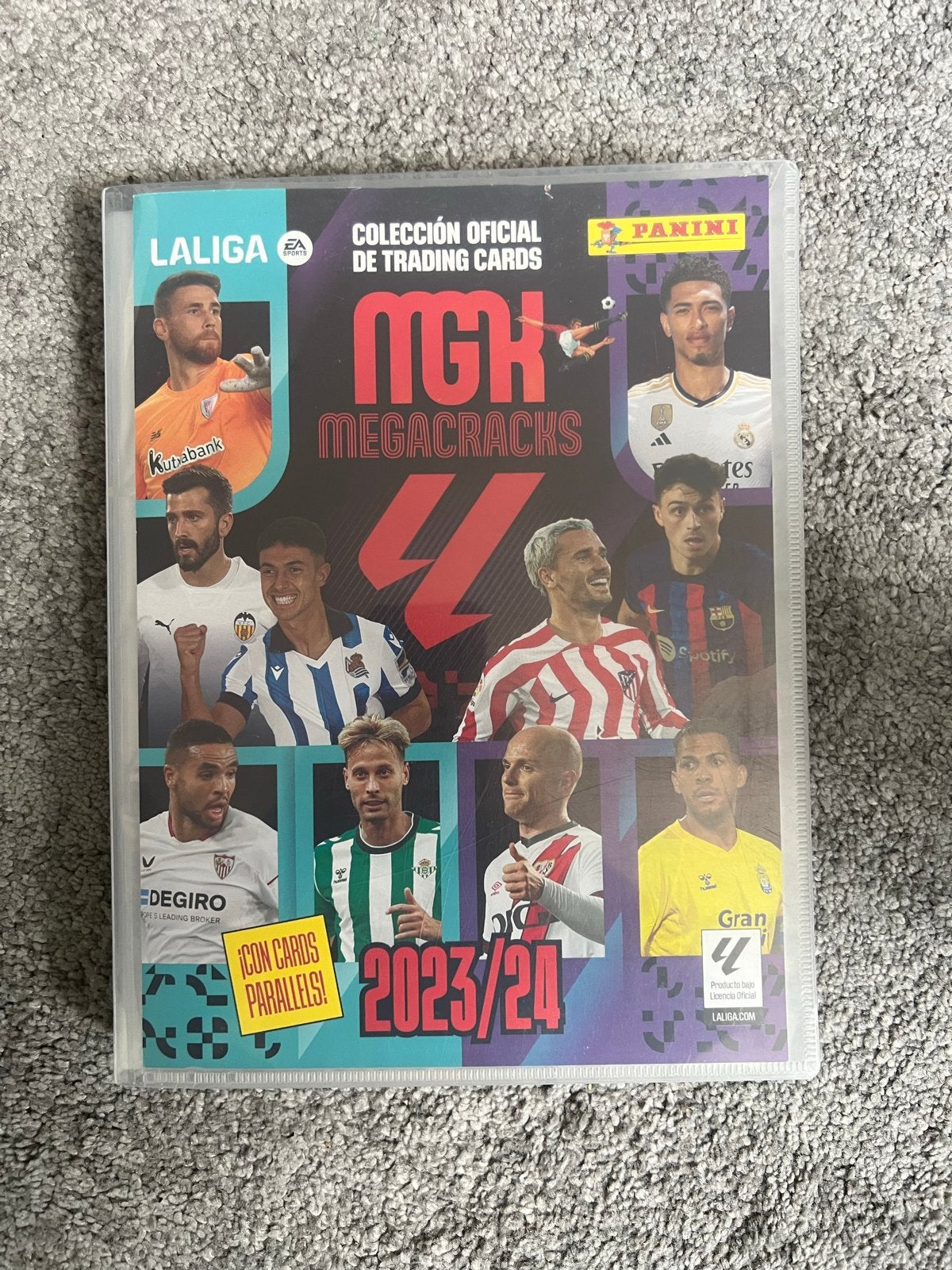 Megacracks 2023-24 album met 540 kaarten.(geen Lamine), Ophalen of Verzenden, Zo goed als nieuw, Meerdere plaatjes