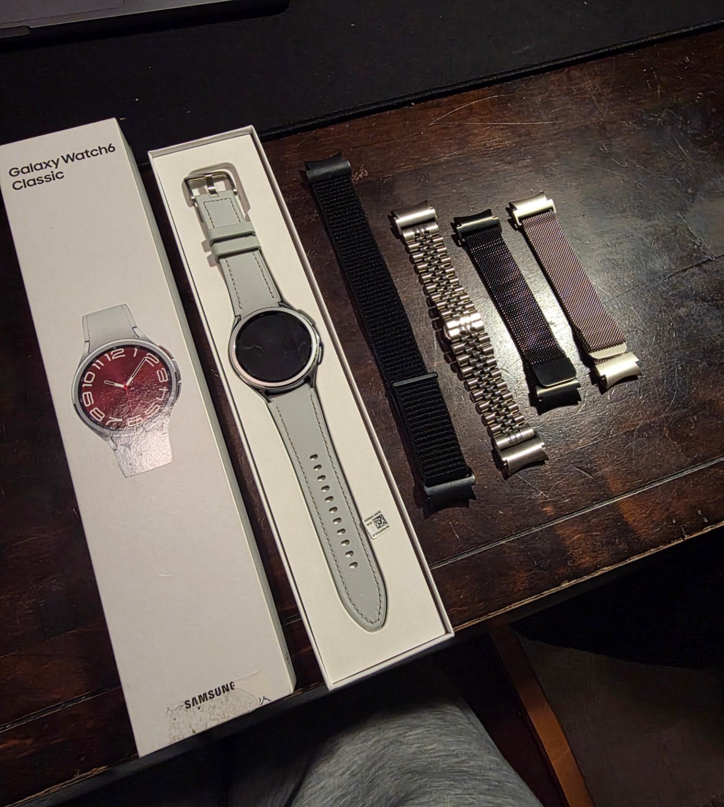 Samsung Galaxy Watch 6 Classic LTE/WiFi + 4 bandjes, Sieraden, Tassen en Uiterlijk, Smartwatches, Samsung Galaxy Watch 6 Classic