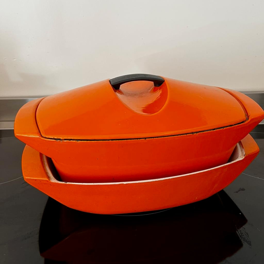 Le Creuset pan en ovenschaal Raymond Loewy, Ophalen of Verzenden, Zo goed als nieuw, Gietijzer, Koekenpan of Braadpan