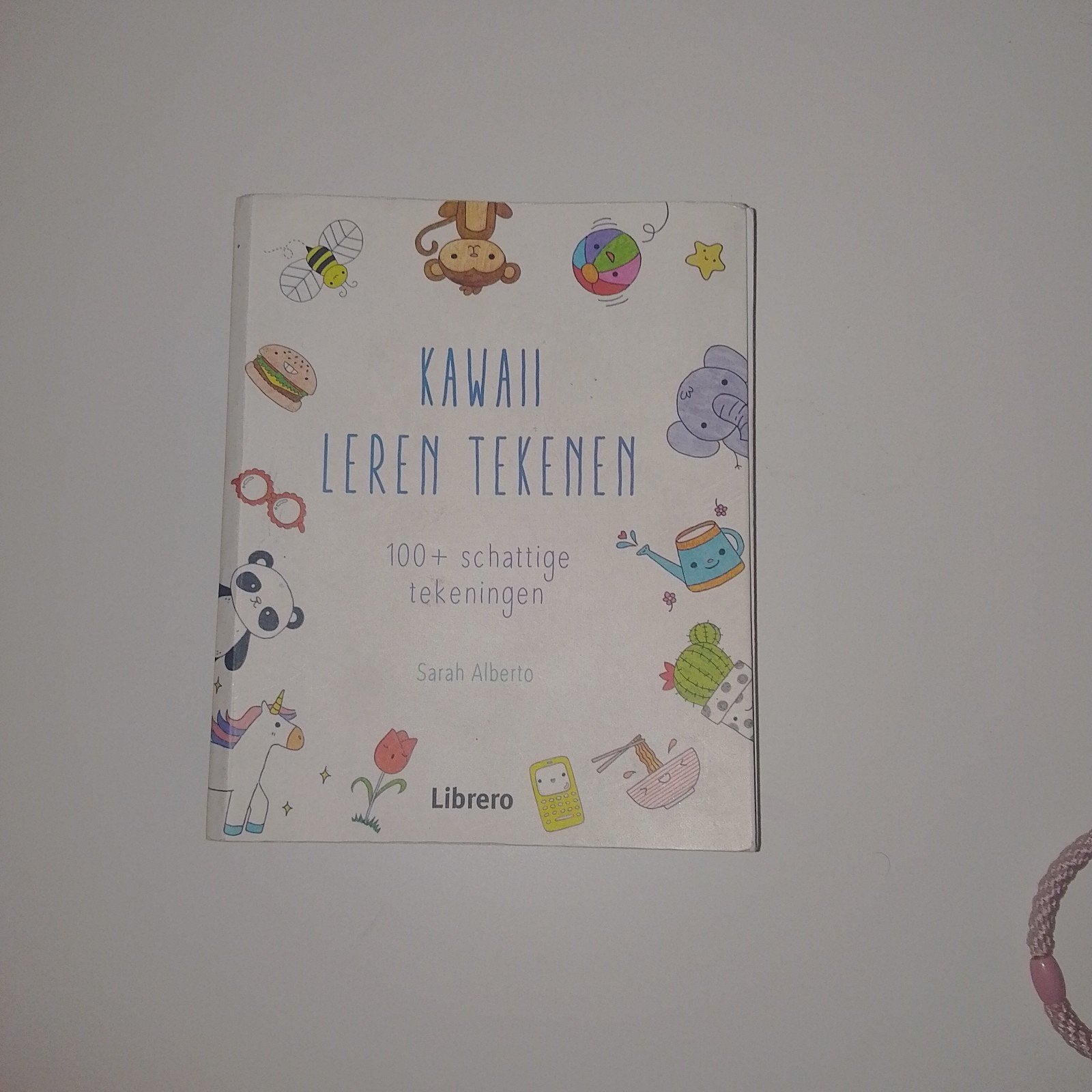 Kawaii Leren Tekenen Boek - 100+ Schattige Tekeningen, Ophalen of Verzenden, Zo goed als nieuw
