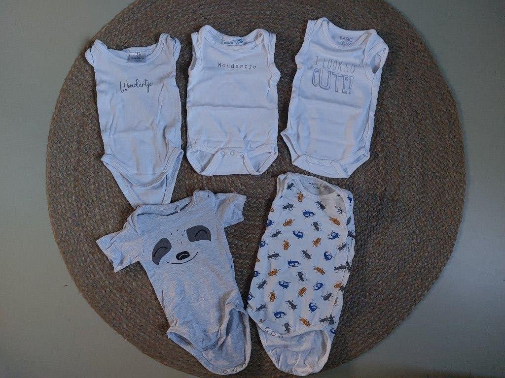 Vijf rompers korte mouw en mouwloos - mt 50-56, Kinderen en Baby's, Babykleding | Maat 50, Ophalen of Verzenden, Zo goed als nieuw