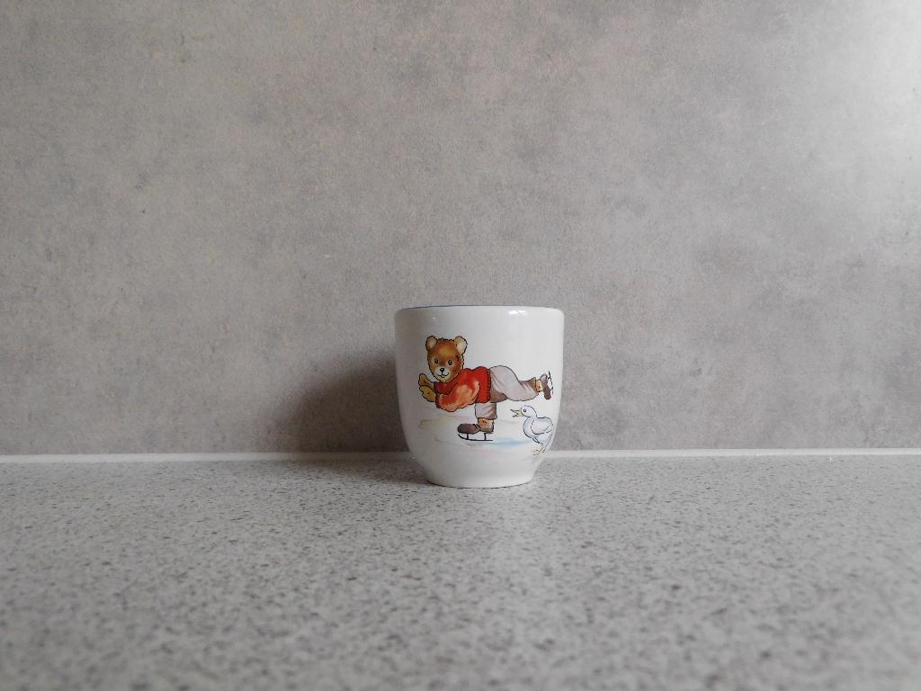 Eierdop Bear Winter Made in England, Ophalen of Verzenden, Zo goed als nieuw, Overige stijlen, Kop(pen) en/of Schotel(s)