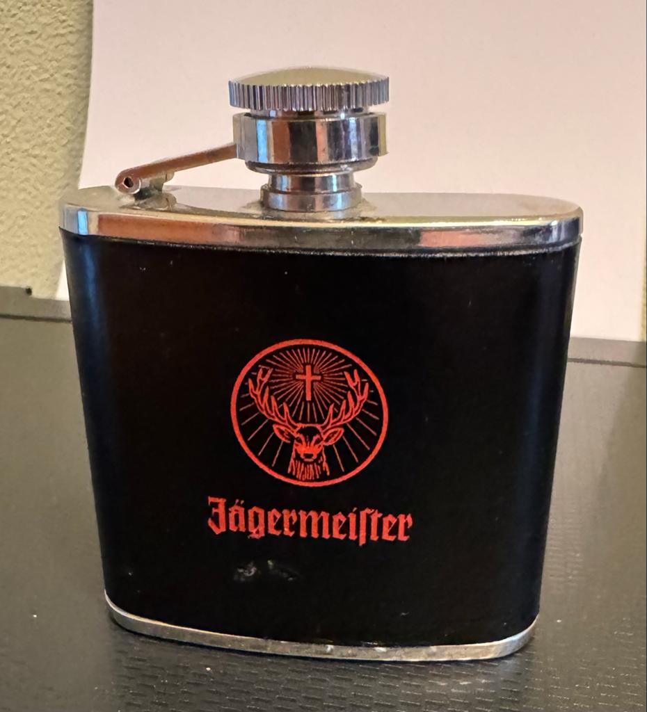Jägermeister Flachmann zakflacon, Ophalen of Verzenden, Gebruikt, Reclamebord