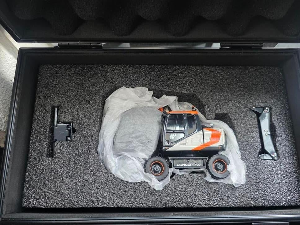 Doosan/Develon DX165WR Concept-X schaalmodel, Hobby en Vrije tijd, Modelauto's | 1:50, Ophalen of Verzenden, Zo goed als nieuw