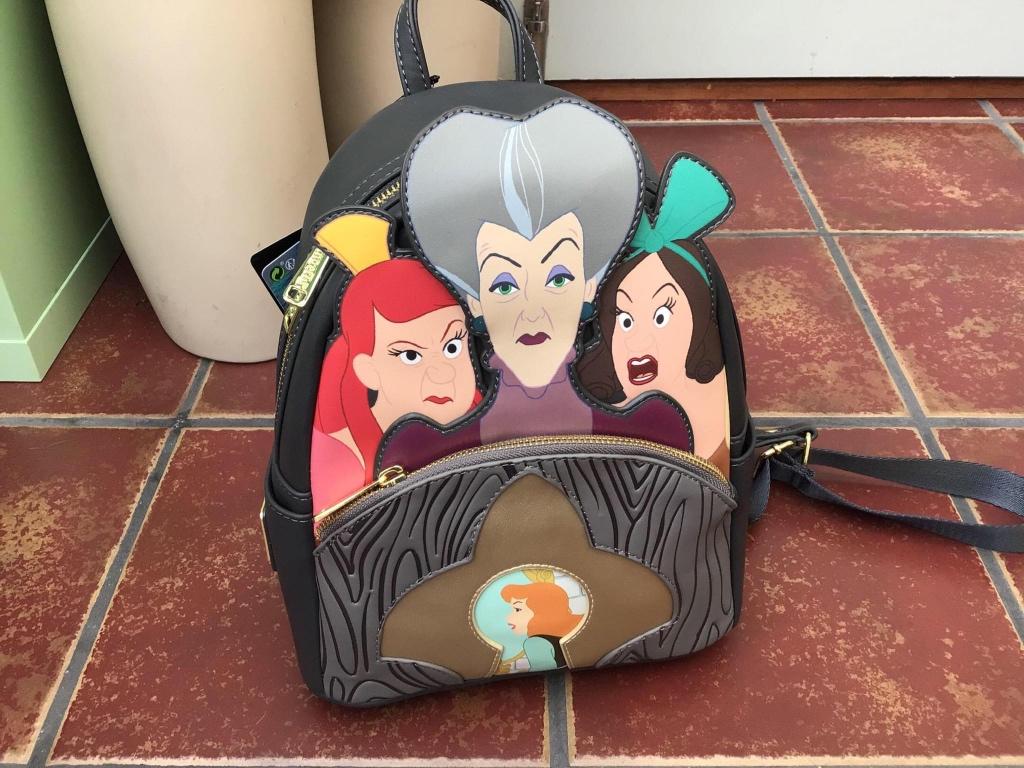 Disney Loungefly Backpack Evil Stepmother And Step Sisters, Verzamelen, Nieuw, Ophalen of Verzenden, Foto of Kaart, Disney Loungefly Backpack Evil Stepmother And Step Sisters