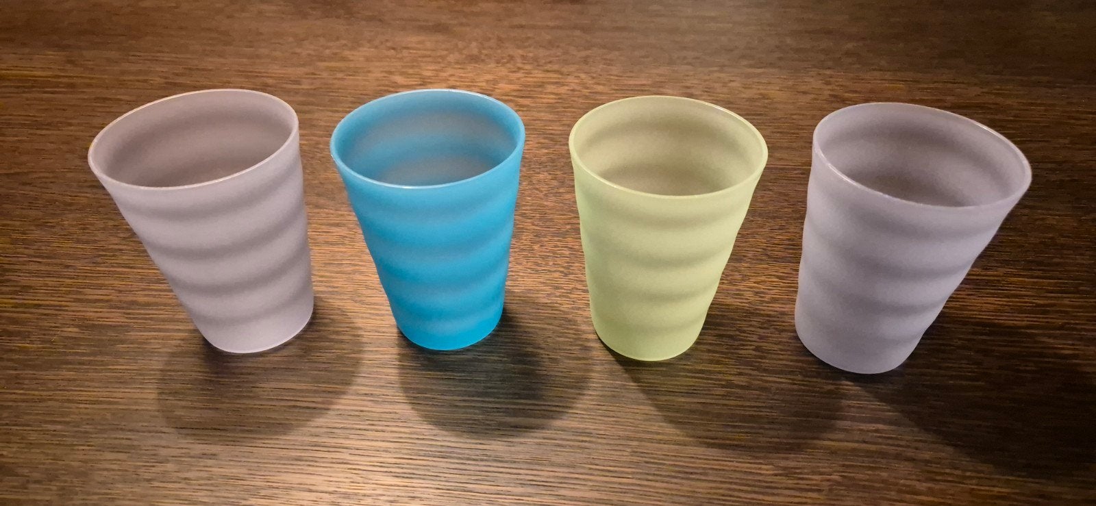 Set van 4 Tupperware bekers - diverse kleuren, Gebruikt, Overige kleuren, Beker of Kan, Ophalen of Verzenden