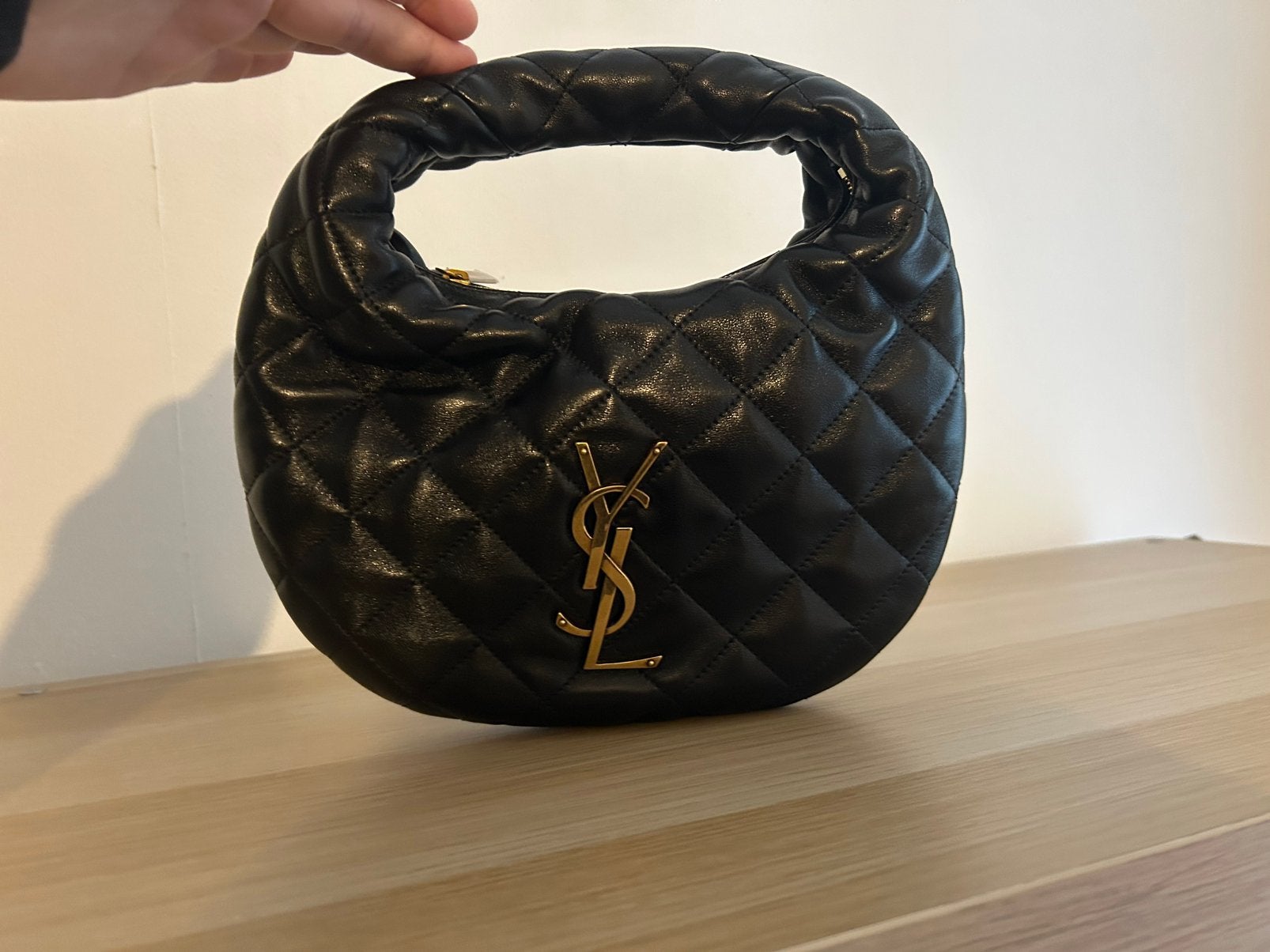 Saint Laurent Zwart Quilted Loulou Puffer Tasje, Ophalen, Nieuw, Zwart, Avondtasje