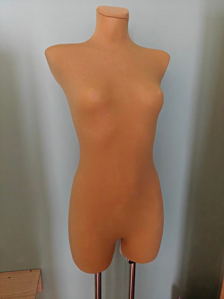 Size S Female Mannequin, Hobby en Vrije tijd, Naaien en Fournituren, Ophalen, Knoop of Knopen
