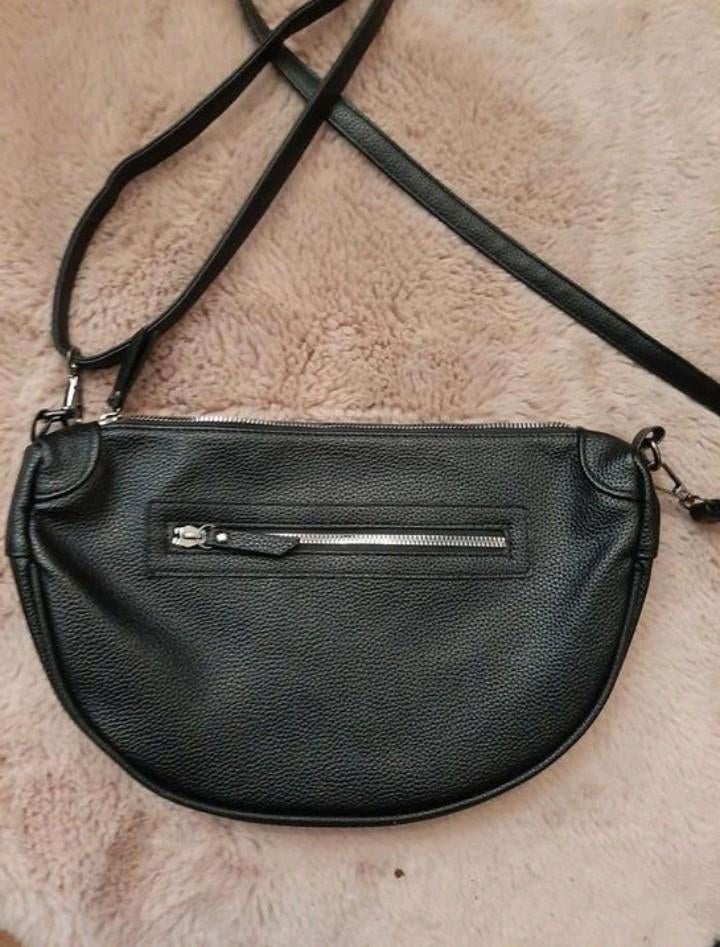Trendy Zwarte Maanvormige Tas met Ritssluiting, Ophalen of Verzenden