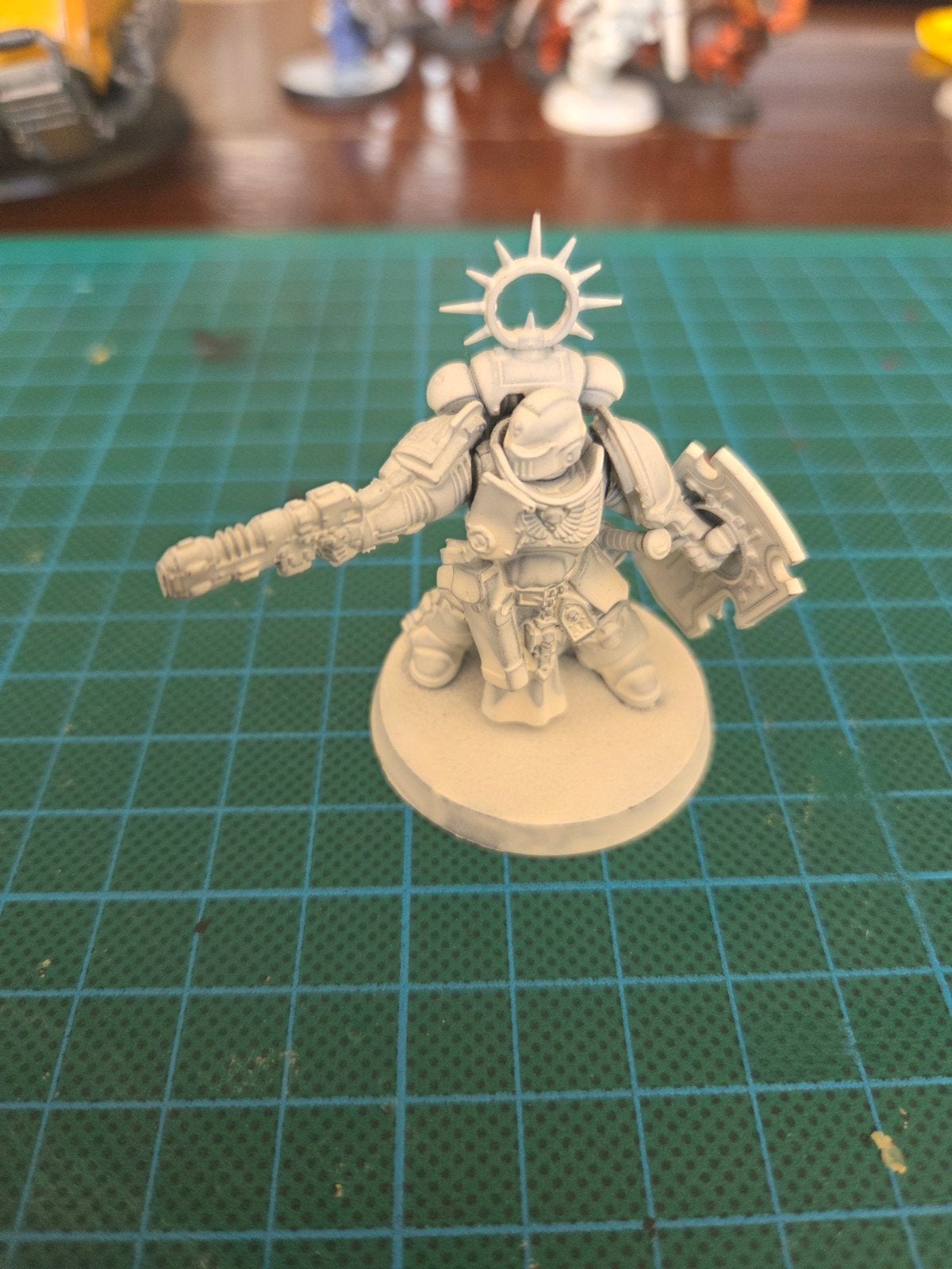 Primaris Lieutenant met Storm Shield, Hobby en Vrije tijd, Wargaming, Ophalen of Verzenden, Zo goed als nieuw, Warhammer
