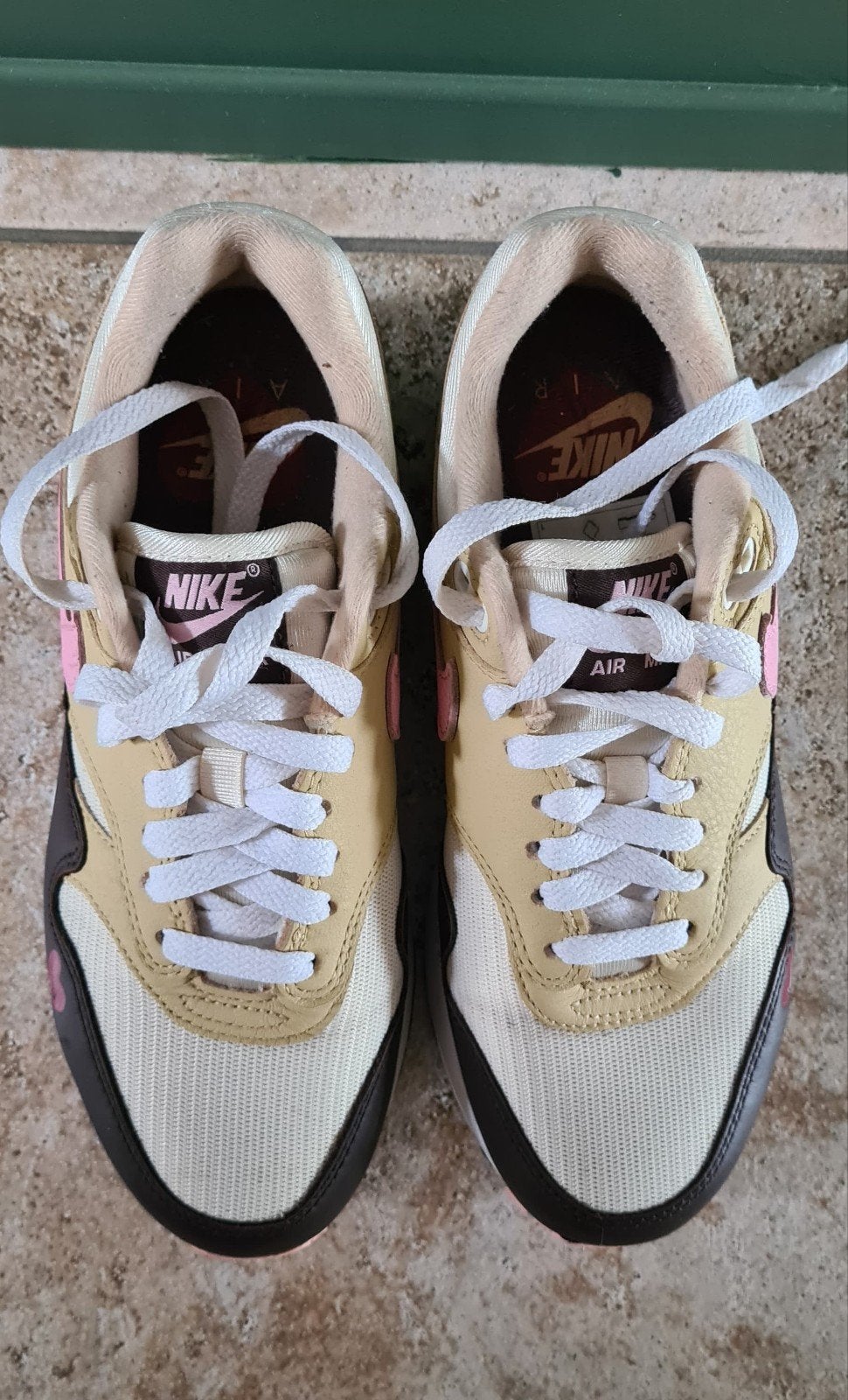 Nike Air Max 1 ‘Valentine’s Day’ (2024), Kleding | Dames, Schoenen, Ophalen, Nike, Roze, Sneakers of Gympen