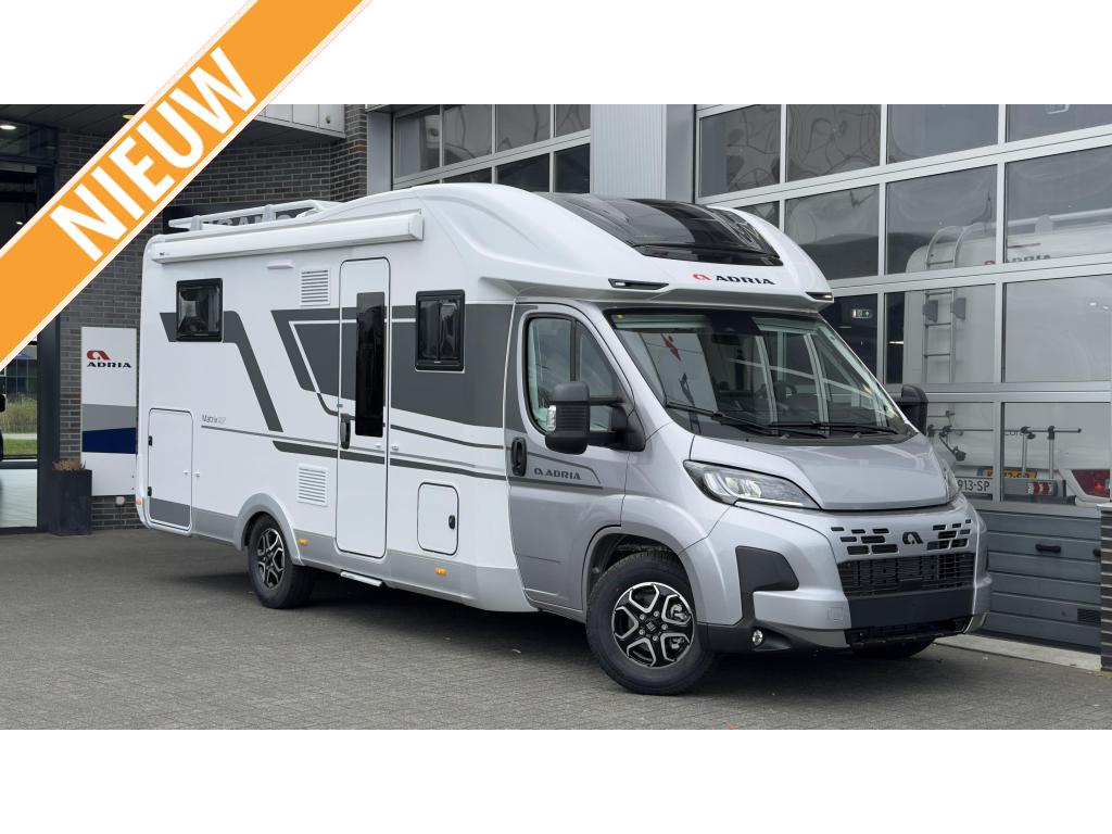 Adria Matrix Plus 670 DC, Automaat, Fiat, 7 tot 8 meter, Diesel