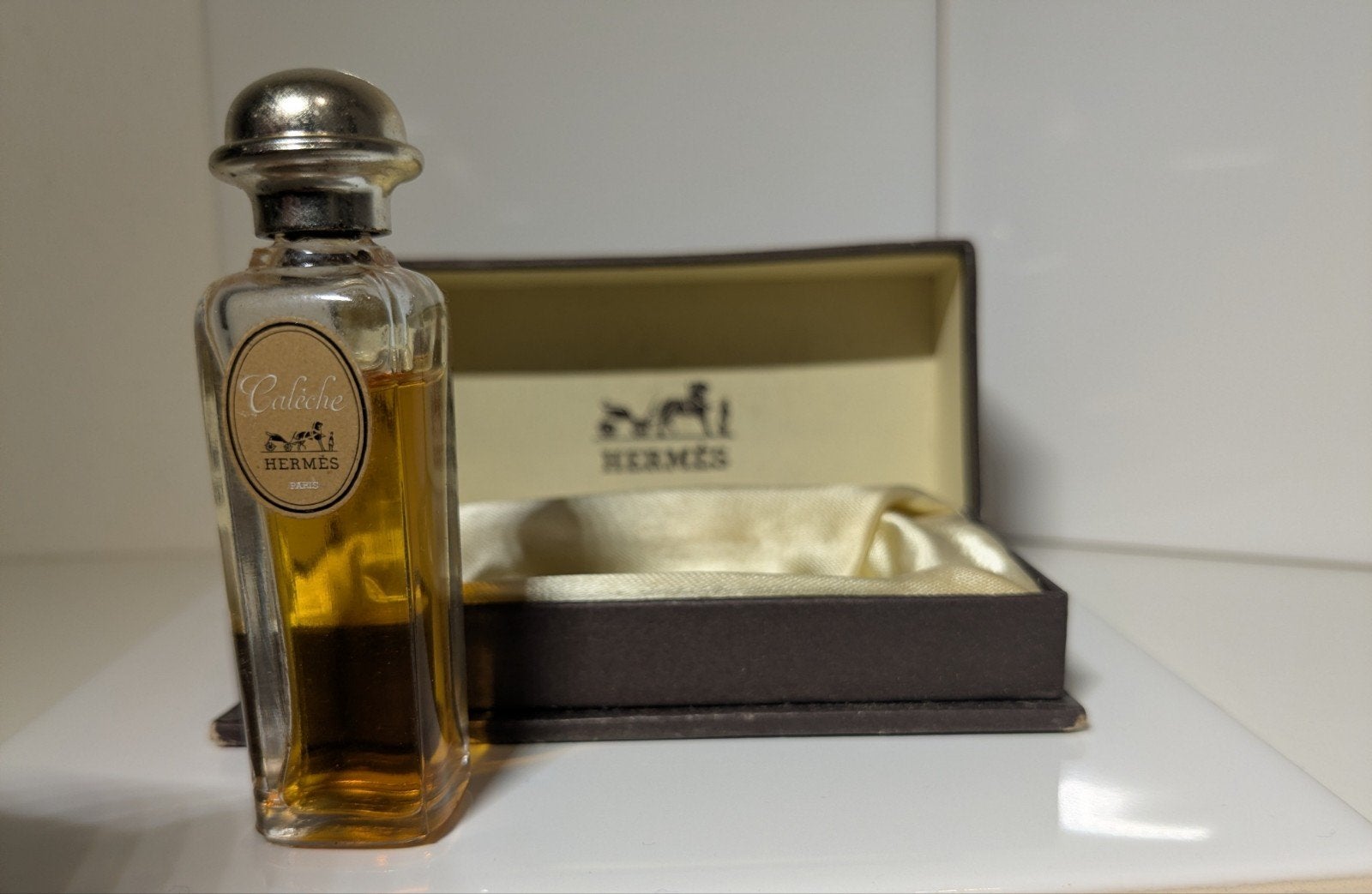 Vintage Hermès Calèche Extrait de parfum, Made in France, Sieraden, Tassen en Uiterlijk, Ophalen of Verzenden, Zo goed als nieuw