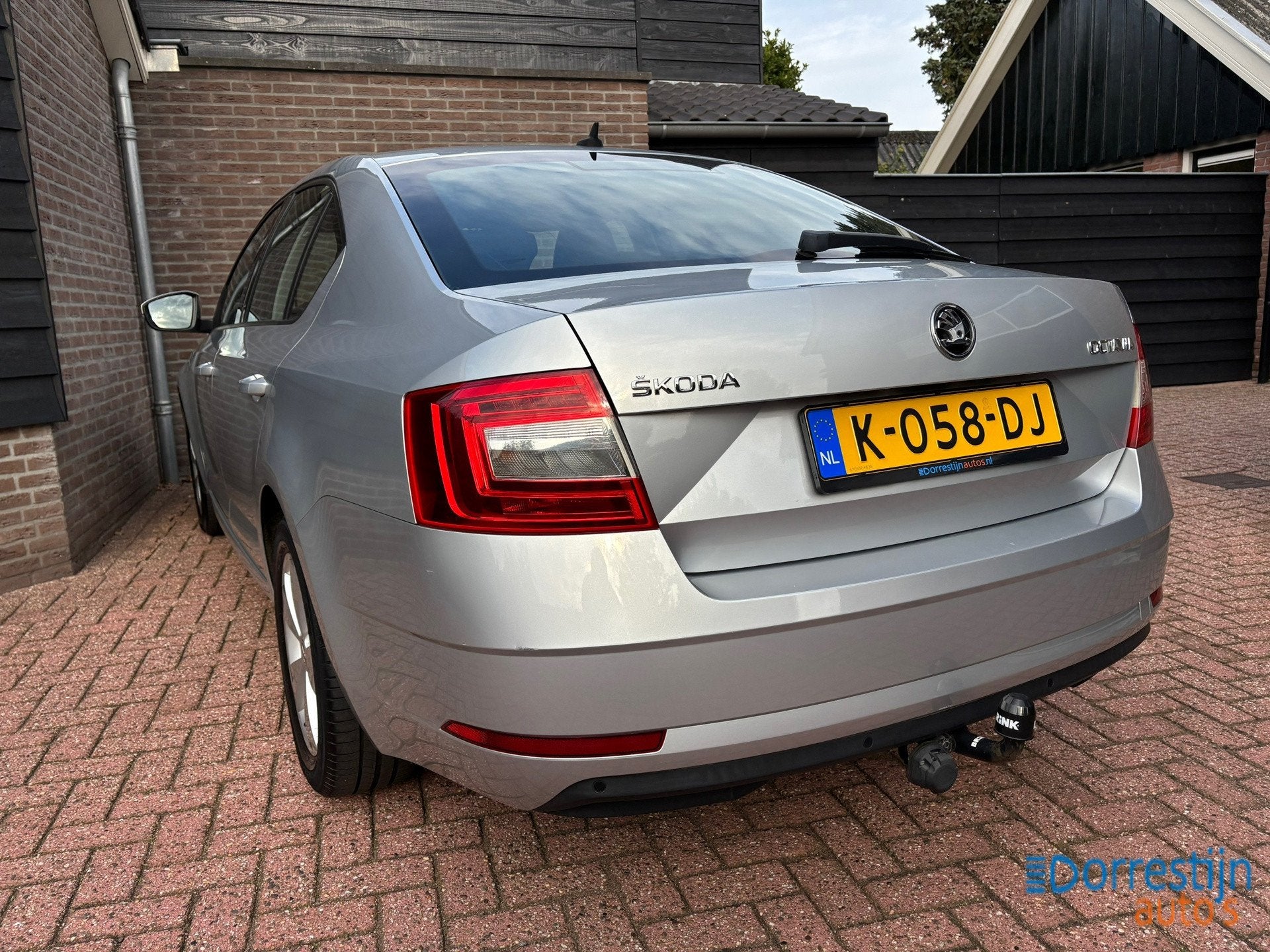 Skoda Octavia 1.0 TSI Greentech Ambition Business | Automaat, Auto's, Dealer onderhouden, Stof, Gebruikt, Parkeersensor