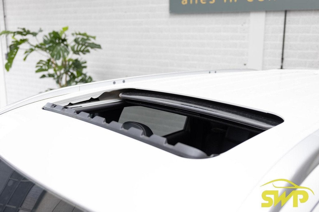 Mitsubishi Outlander 2.4 PHEV Intense+ | Sunroof | Leder/Alc, Automaat, Euro 6, 4 cilinders, 1865 kg