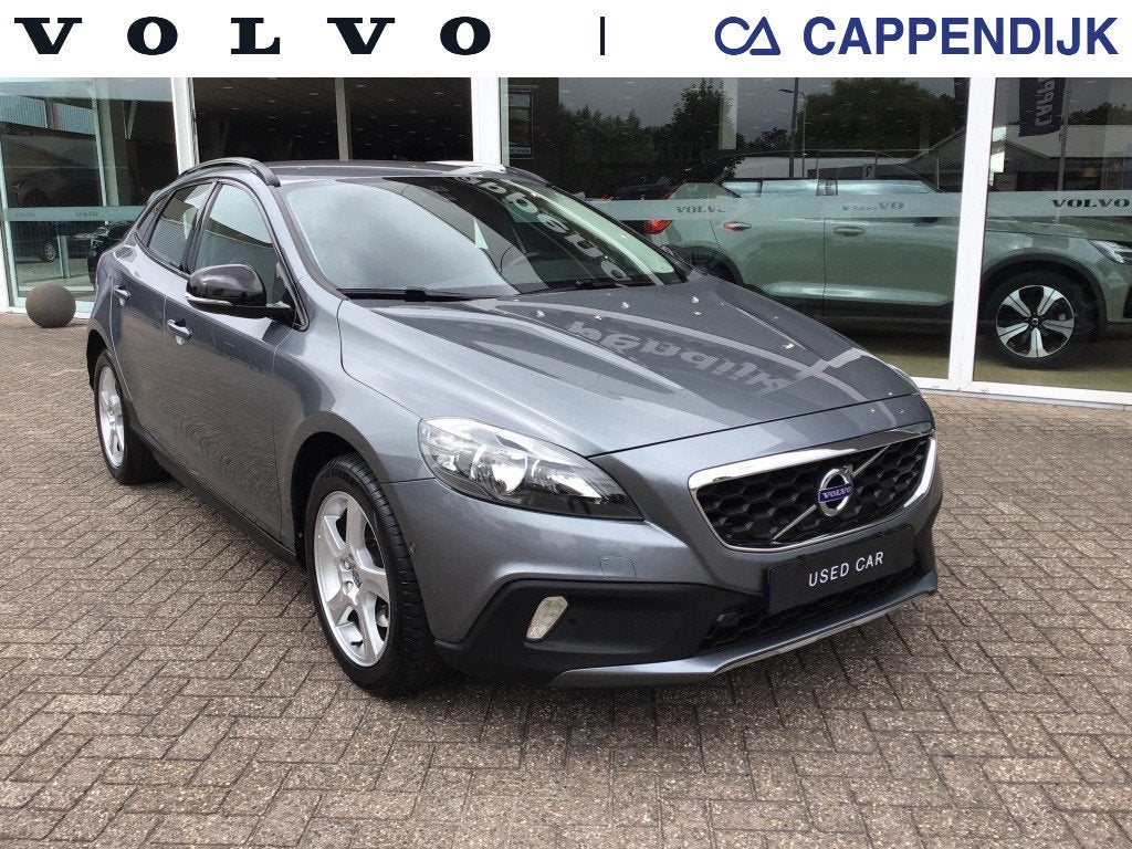 Volvo V40 Cross Country 180PK AUT6 T4 Momentum| Trekhaak| Na, Auto's, Volvo, Gebruikt, Zwart, 700 kg, Origineel Nederlands