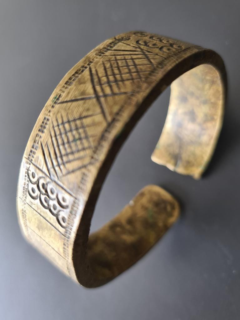bronzen Afrikaanse armband Ethiopie d= 7,5cm, Ophalen of Verzenden, Gebruikt, Bruin, Overige materialen
