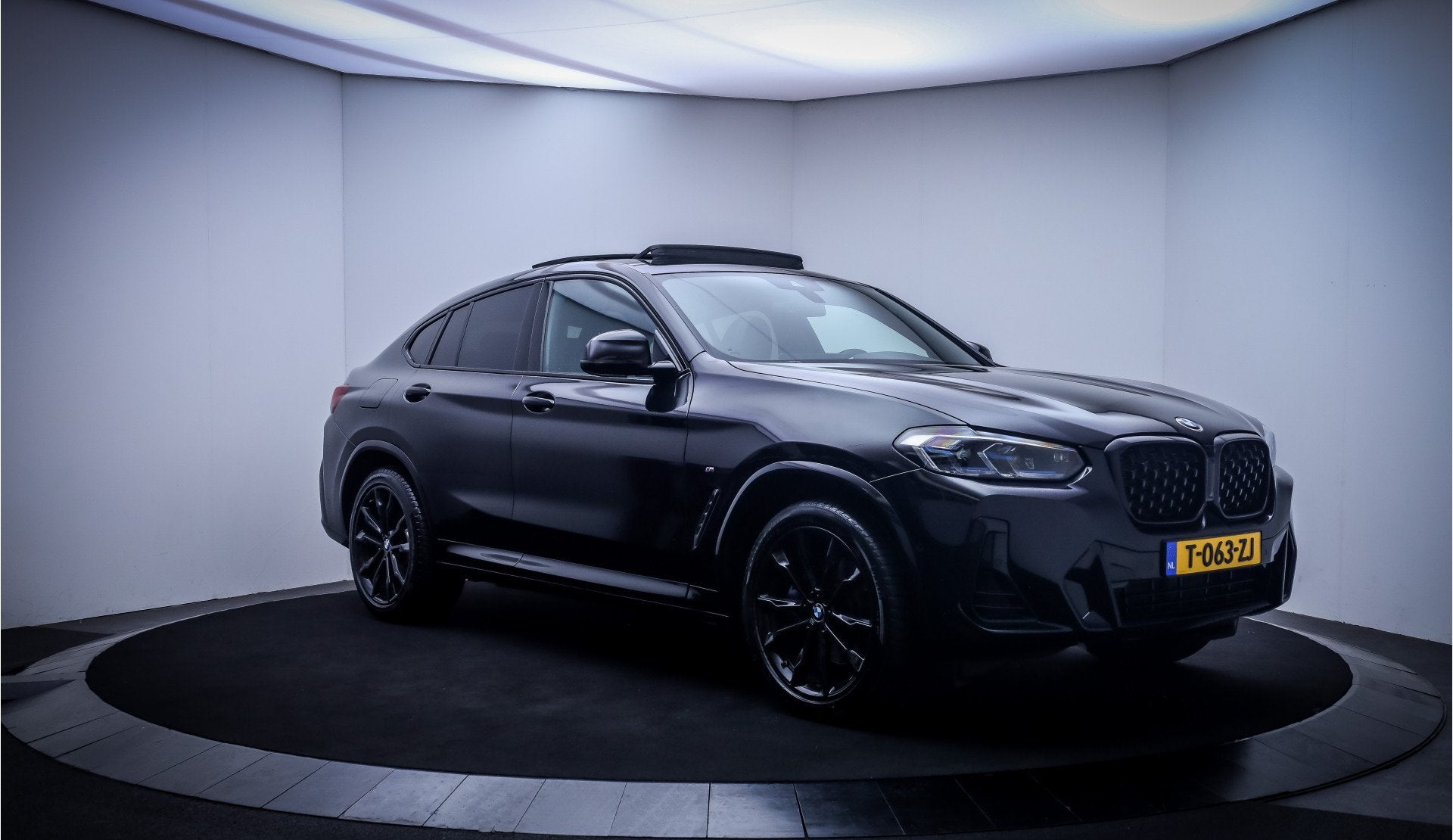 BMW X4 30iA Xdr High Executive PANO | HARMAN KARDON | LASER, Gebruikt, 4 cilinders, 2000 kg, Bedrijf