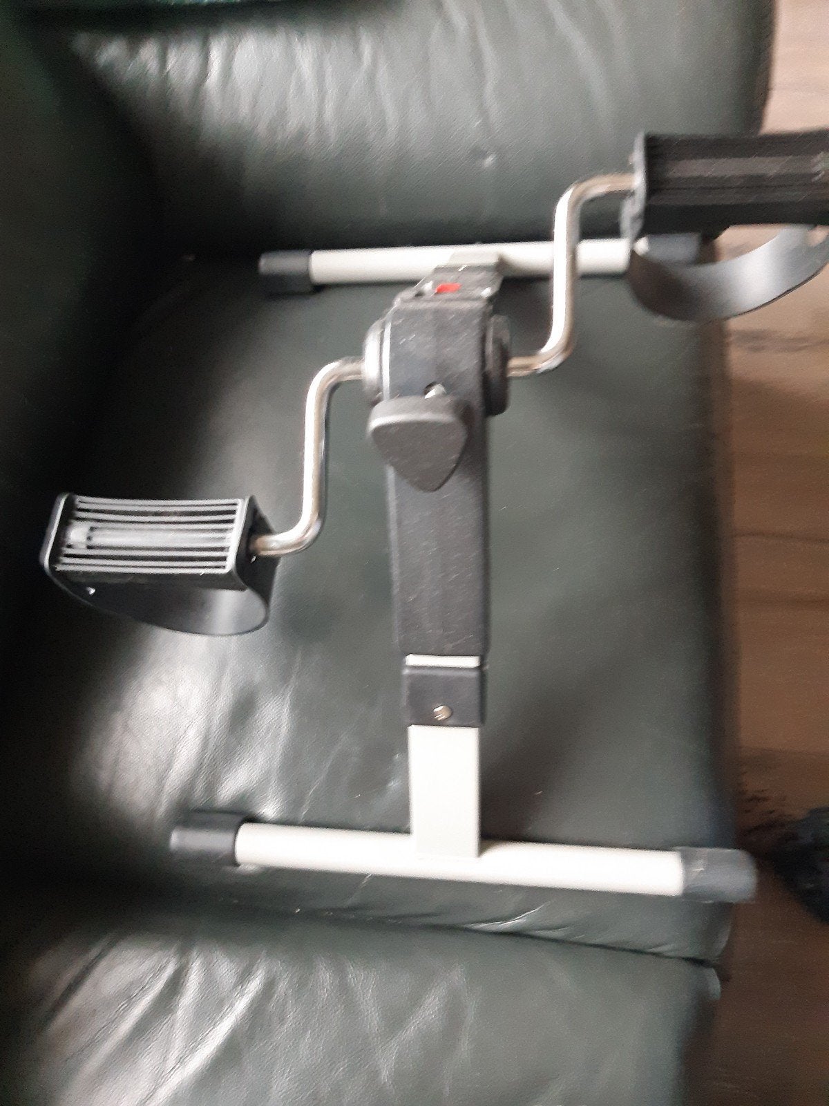 Compacte hometrainer voor arm- en beentraining, Ophalen, Armen, Zo goed als nieuw, Metaal
