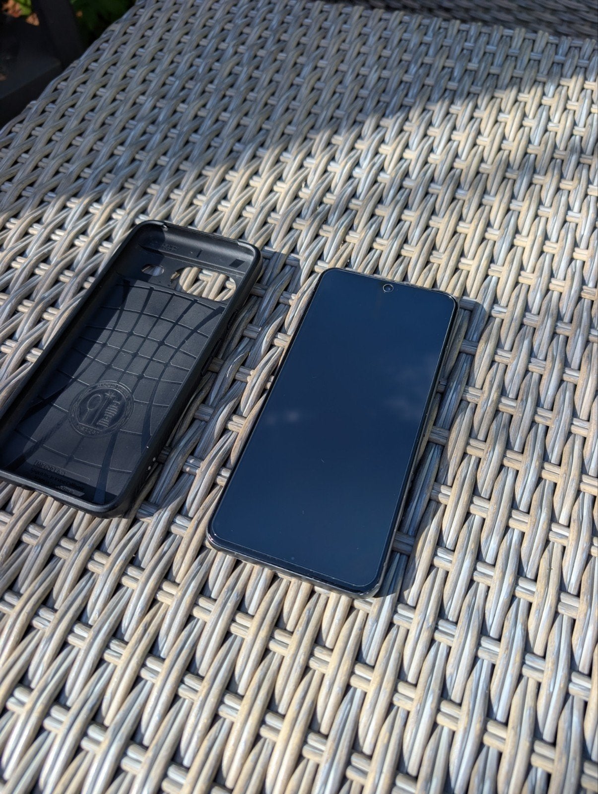 Foto 5 van Google Pixel 8 128GB + screen protector + Spigen liquid air