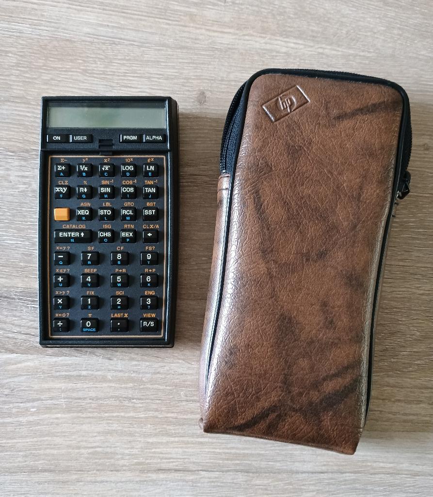 hp 41cv rekenmachine - helaas defect zie tekst fotos, Diversen, Rekenmachines, Ophalen of Verzenden, Gebruikt