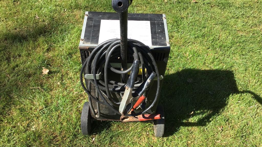 Professionele Starthulp 6 Volt + 12 Volt + 24 Volt., Ophalen, Gebruikt