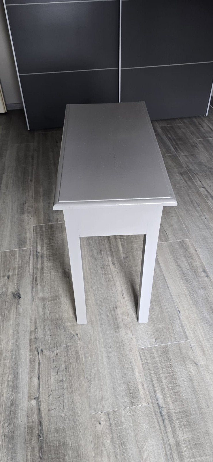Grijze bijzettafel met lade - Stijlvol en functioneel, Ophalen of Verzenden, Rechthoekig, 50 tot 100 cm