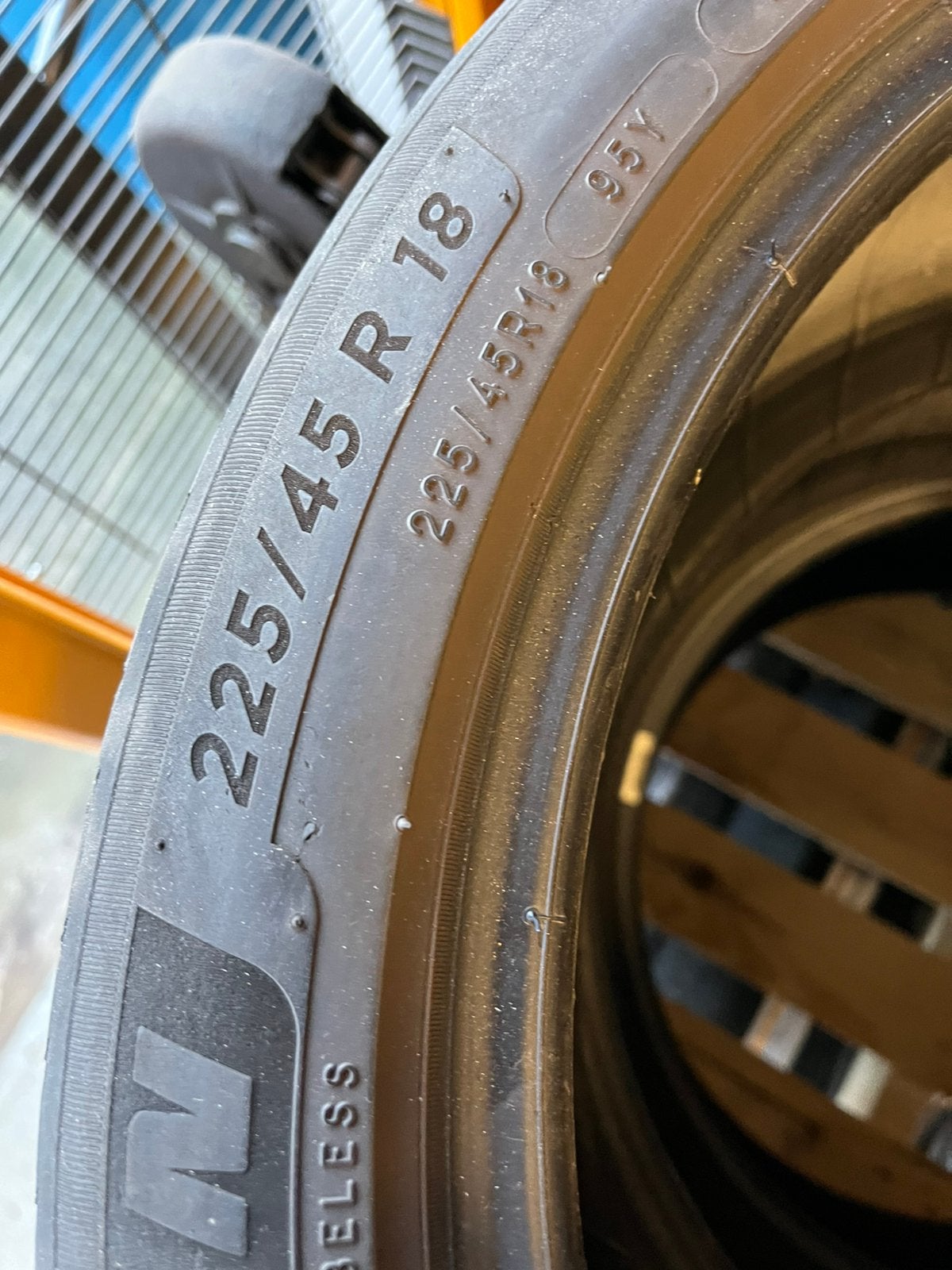 4 x michelinband primacy 4, Ophalen, 225 mm, Zomerbanden, Band(en)
