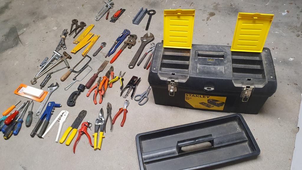 Diverse gereedschap in grote Stanley gereedschapskoffer, Ophalen