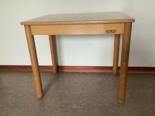 Schilte houten tafeltje kindertafel kleutertafel kinderkamer, Ophalen, Zo goed als nieuw, Tafel(s)