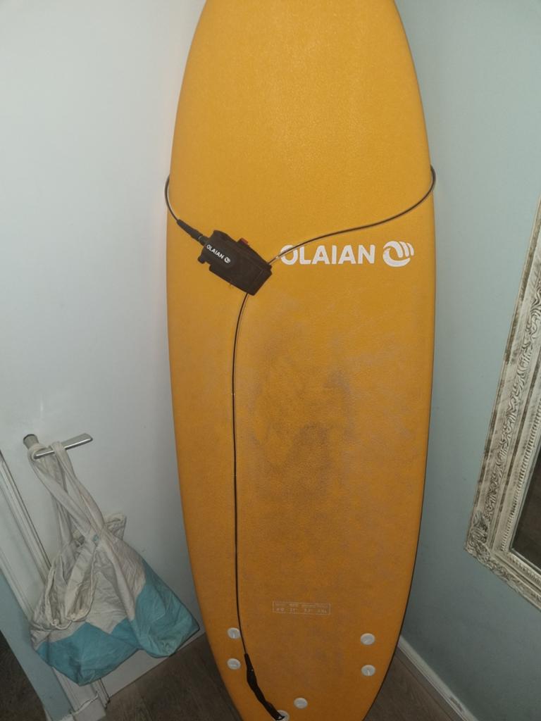 Olaian surfboard, Watersport en Boten, Golfsurfen, Ophalen of Verzenden, Zo goed als nieuw, Shortboard, Met koord