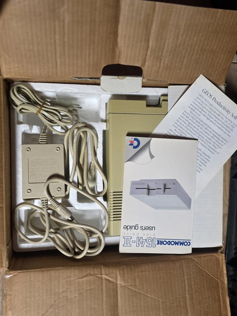 Commodore 1541-II Disk Drive, Ophalen