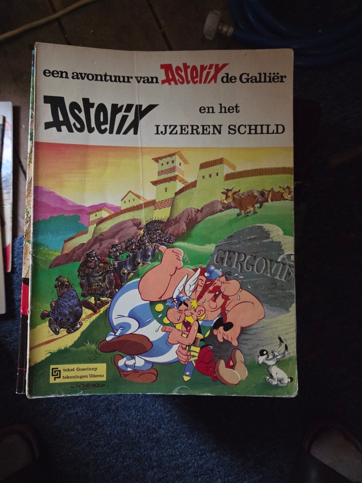 Asterix en het IJzeren Schild - Klassiek stripboek, Ophalen