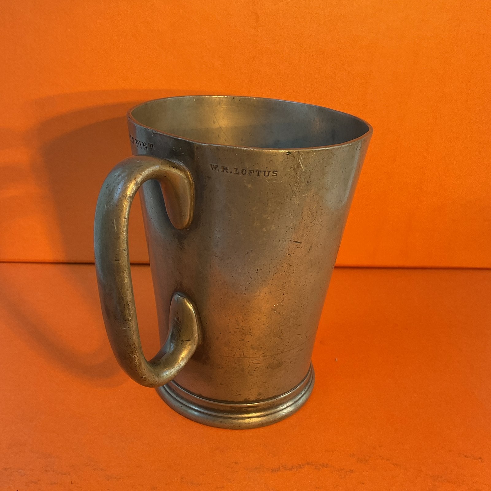 Antieke Engelse pint,Salisbury Hotel, bijzonder ivm bodem., Ophalen of Verzenden