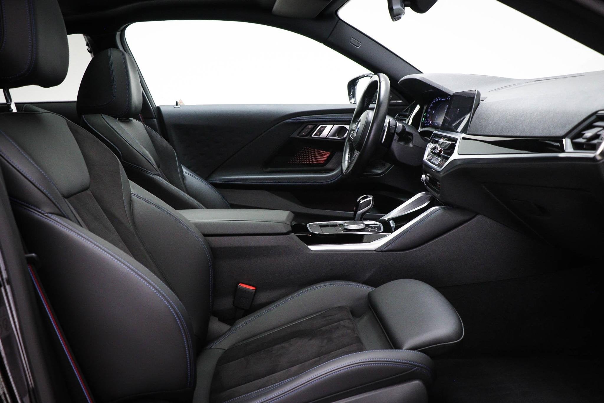 BMW 2-serie Coupé M240i xDrive High Executive | SCHUIFDAK |, Gebruikt, Met garantie (alle), 4 stoelen, Zwart