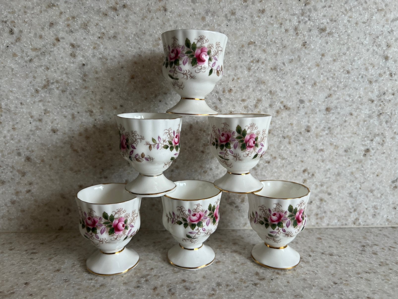 6 eierdopjes Lavender Rose Royal Albert, Verzenden
