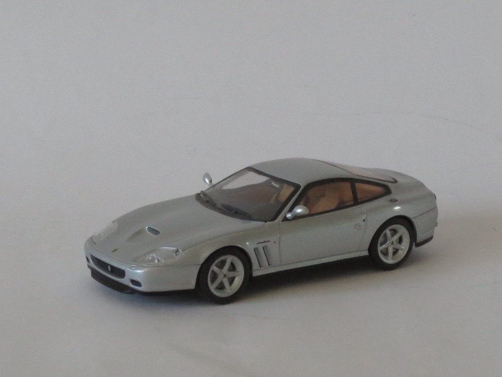 Mooie zilvergrijze Ferrari 575M Maranello, topstaat, 1:43, Ophalen of Verzenden, Zo goed als nieuw, Auto, Overige merken